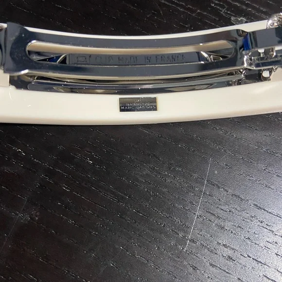 BNWOT Authentic Marc Jacobs Cherry Barrette - Picture 5 of 5